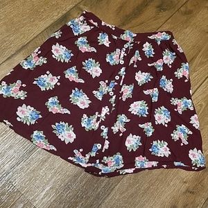 Cute floral skirt!